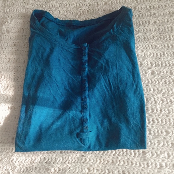 GAP💙Button Up Top - Picture 3 of 8